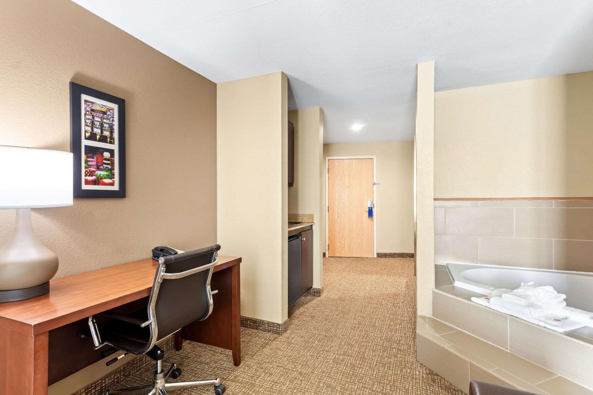 Comfort Suites Gulfport Εξωτερικό φωτογραφία