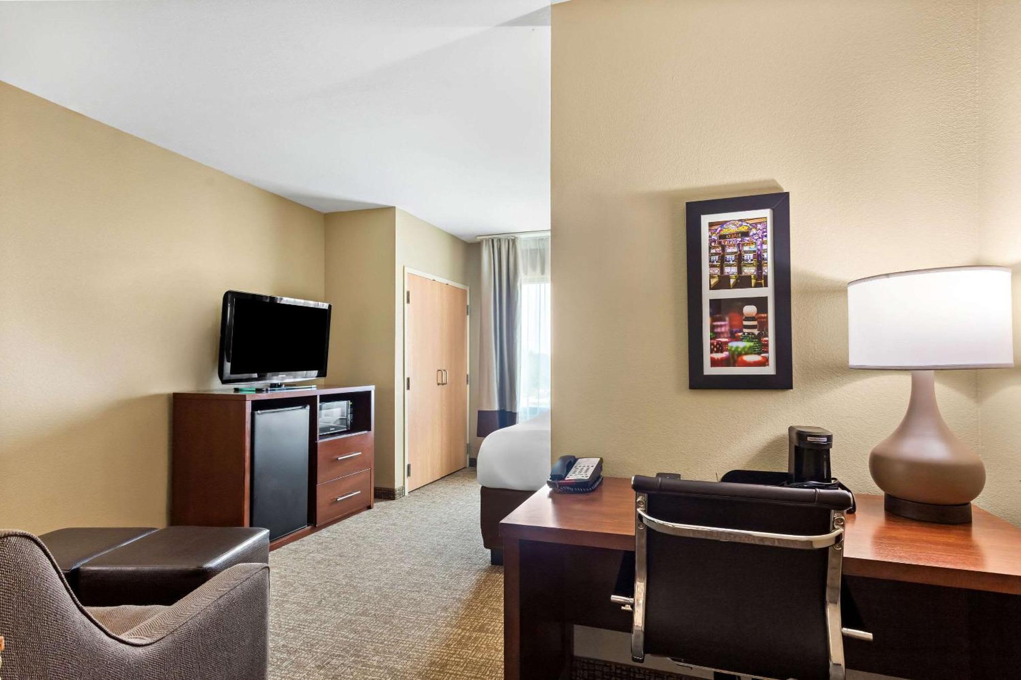 Comfort Suites Gulfport Εξωτερικό φωτογραφία